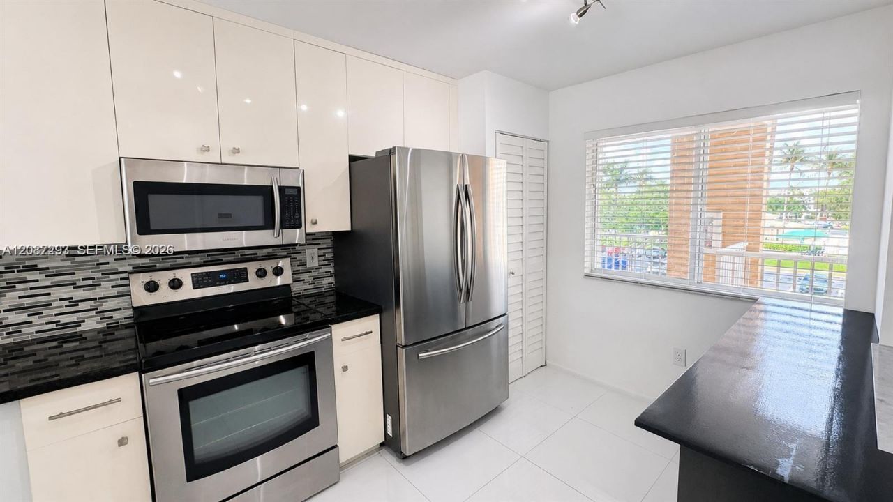 9560 Weldon Cir, Unit J308, Tamarac, FL 33321 Photo