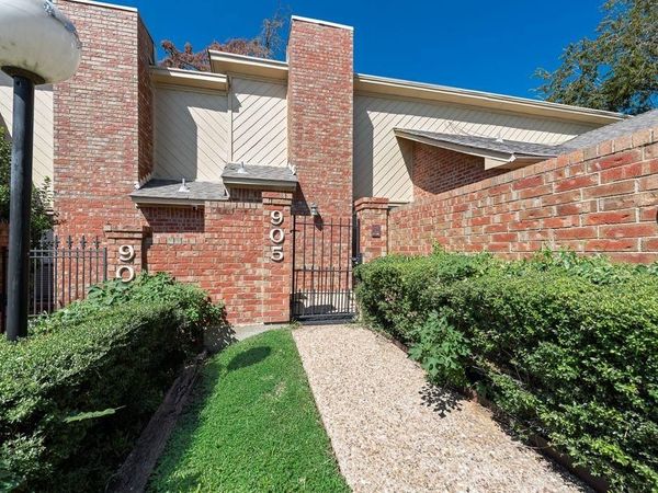 905 Cedarland Boulevard , Arlington, TX 76011