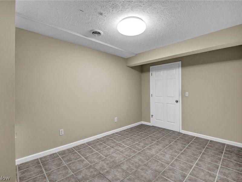 8610 Pine Creek Lane, Sagamore Hills, OH 44067 Photo 43