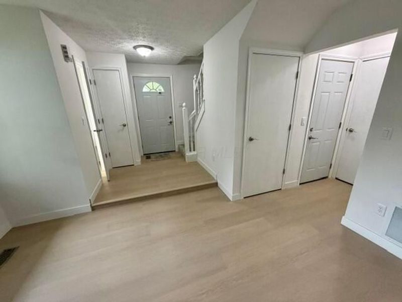 4155 Berrybush Drive, Columbus, OH 43230 Photo 7