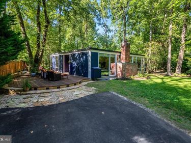 2412 BRENTWOOD PLACE, ALEXANDRIA, VA 22306