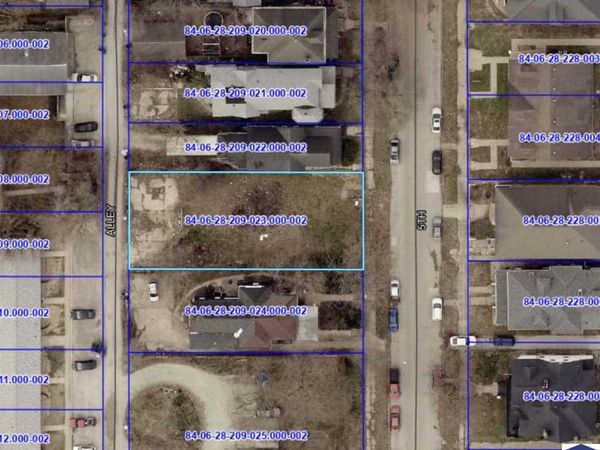 531 S 5th Street, Terre Haute, IN 47807
