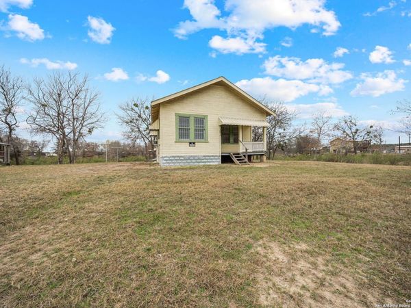 292 BEACH SHORE DR, Bandera, TX 78003