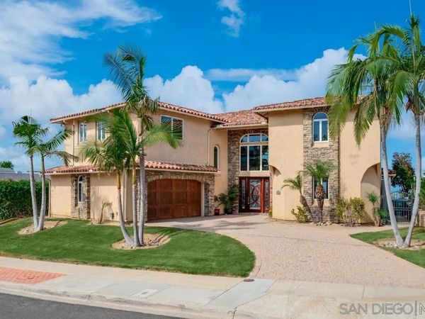 2212 Dunhaven St, San Diego, CA 92110