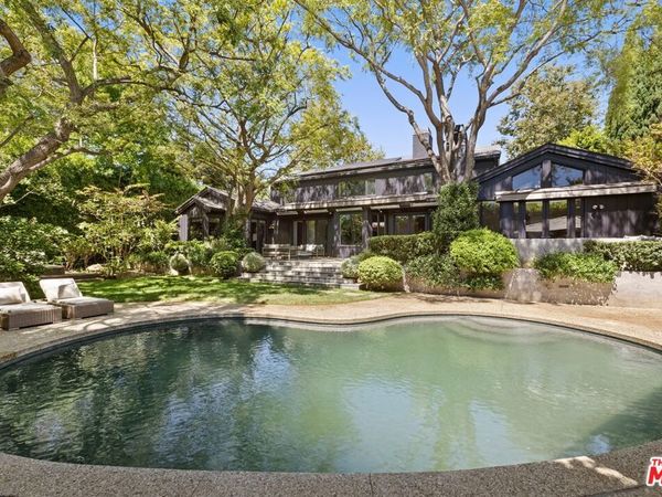 13574 D'Este Drive, Pacific Palisades, CA 90272
