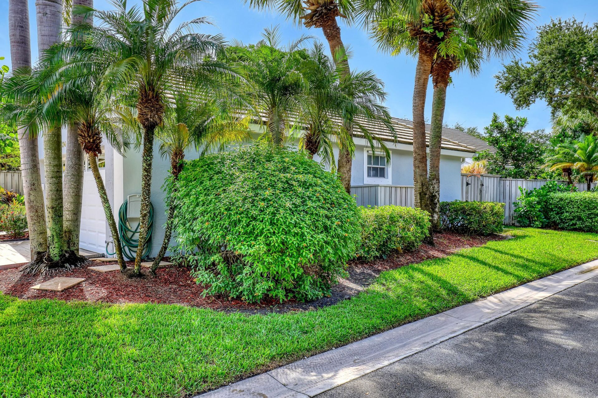 24 Admirals Court, Palm Beach Gardens, FL 33418 Photo