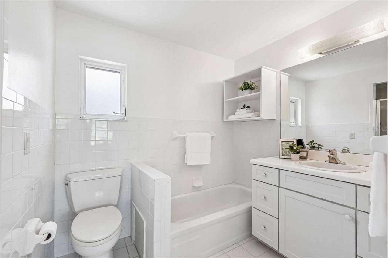 5860 Midnight Pass Road, Unit 23, Sarasota, FL 34242 Photo