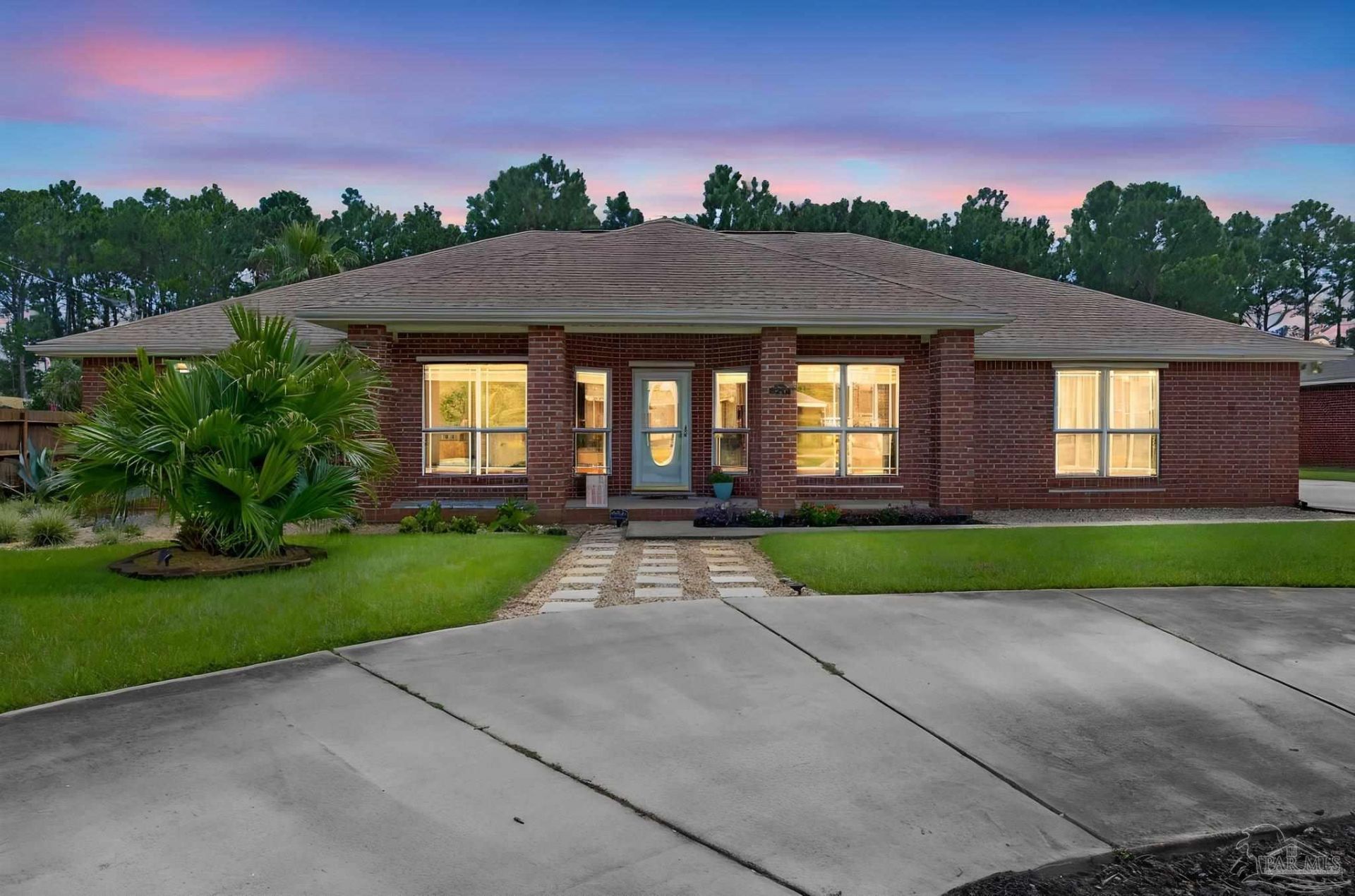 7513 Frankfort St, Navarre, FL 32566 Main Photo