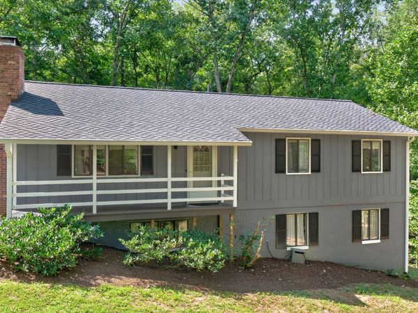 218 PINERIDGE LN, Charlottesville, VA 22911