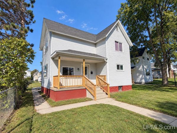 609 N 18th Street, Escanaba, MI 49829