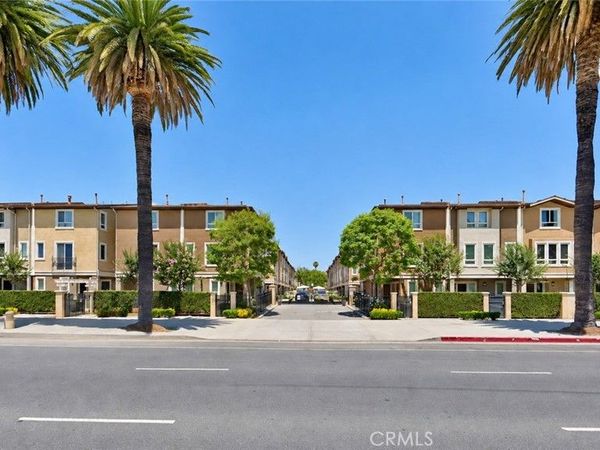 14671 Sherman Way, Van Nuys, CA 91405