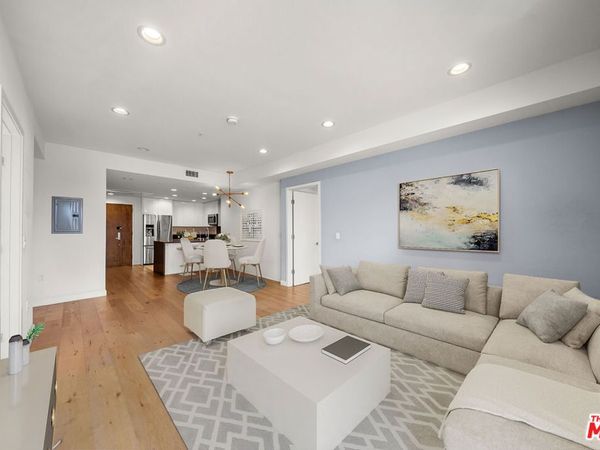 105 S Mariposa Avenue, Unit 203, Los Angeles, CA 90004
