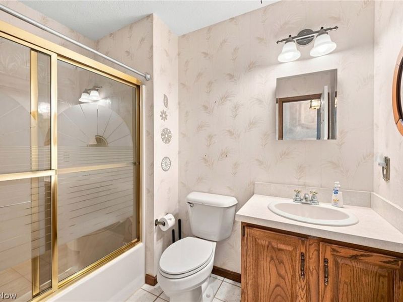 8685 Old Village Lane, Mentor, OH 44060 Photo 23