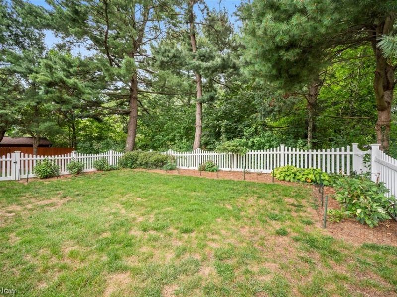 8685 Old Village Lane, Mentor, OH 44060 Photo 28