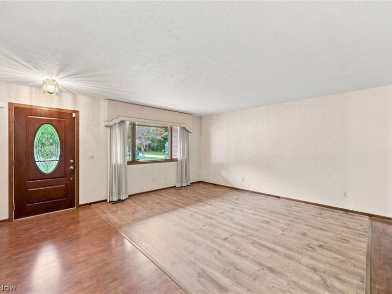 8685 Old Village Lane, Mentor, OH 44060 Photo 3