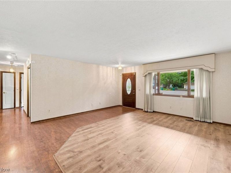 8685 Old Village Lane, Mentor, OH 44060 Photo 4