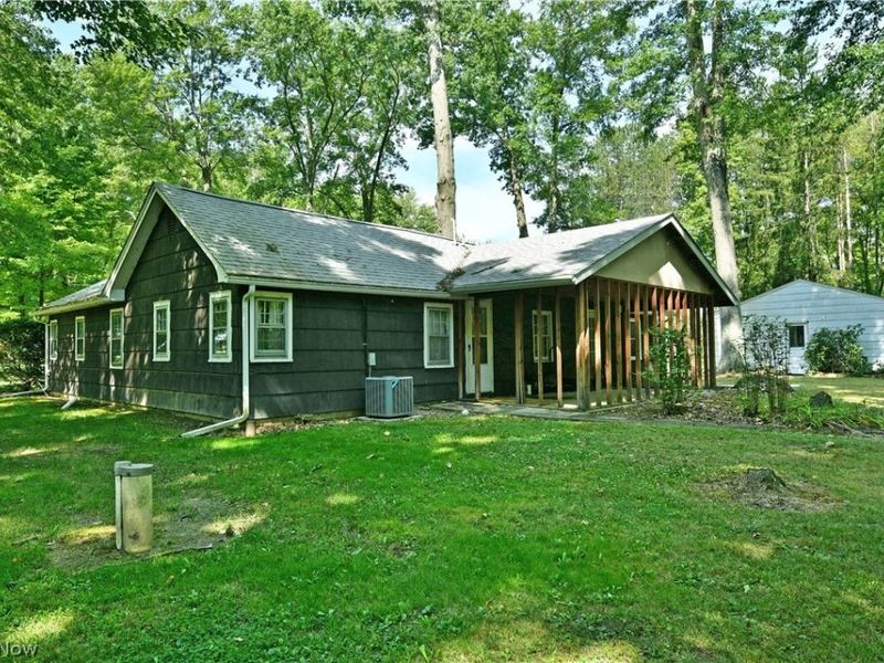 1114 Allen Smith Road, Leavittsburg, OH 44430 Photo 10