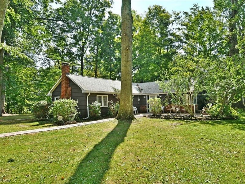 1114 Allen Smith Road, Leavittsburg, OH 44430 Photo 2