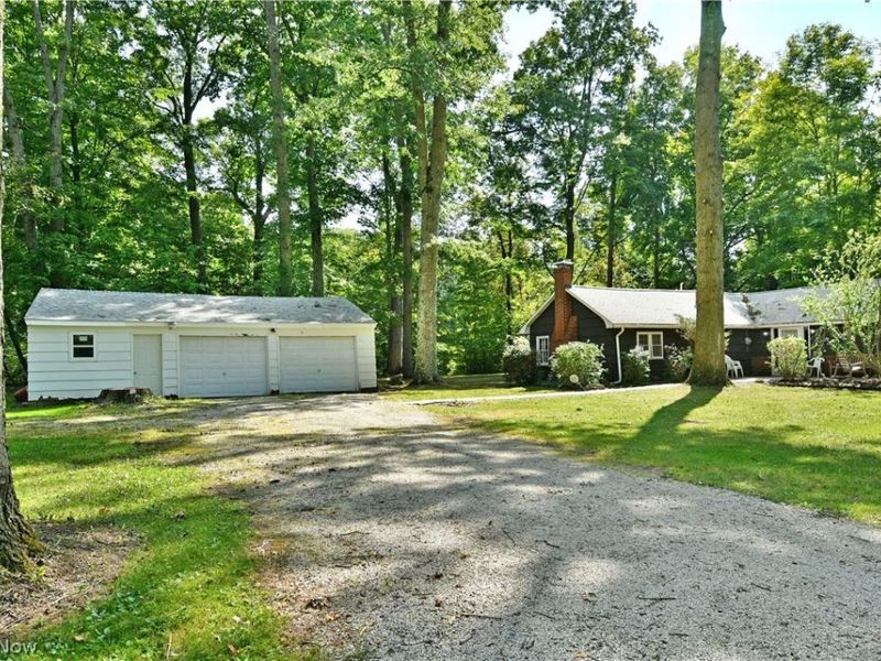 1114 Allen Smith Road, Leavittsburg, OH 44430 Photo 6