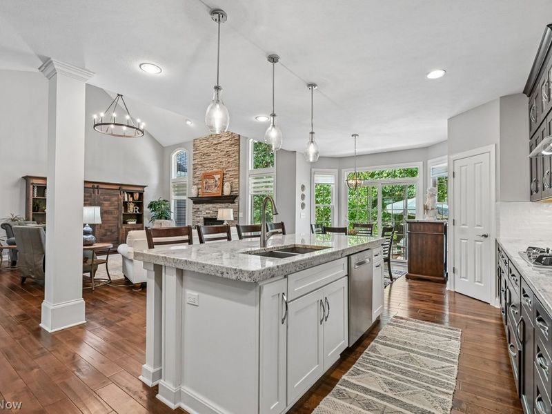 21380 Castlewood Drive, Strongsville, OH 44149 Photo 10