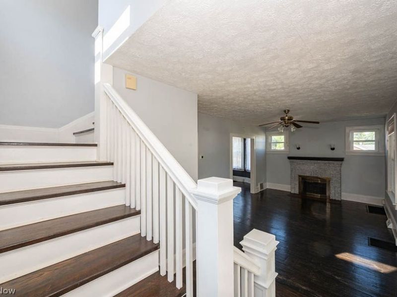 605 E 8th Street, Salem, OH 44460 Photo 4