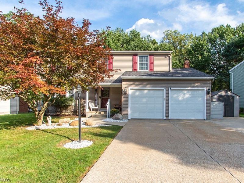 570 Falling Oaks Drive, Medina, OH 44256 Photo 1
