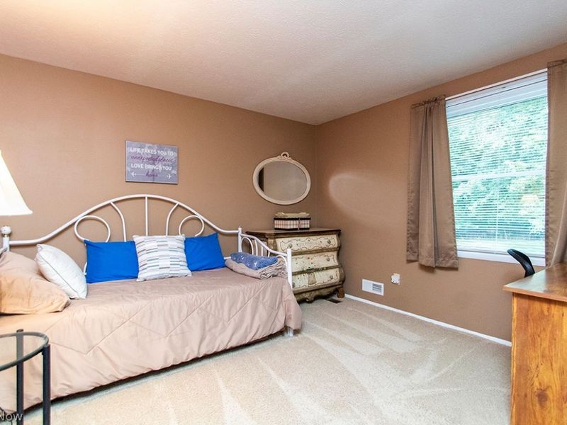570 Falling Oaks Drive, Medina, OH 44256 Photo 24