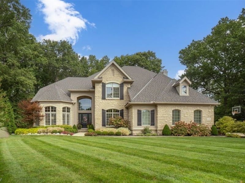 340 Harbor Court, Avon Lake, OH 44012 Photo 1