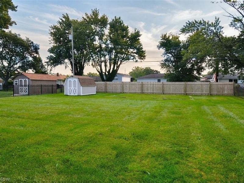 Lorain, OH 44053 Photo 28