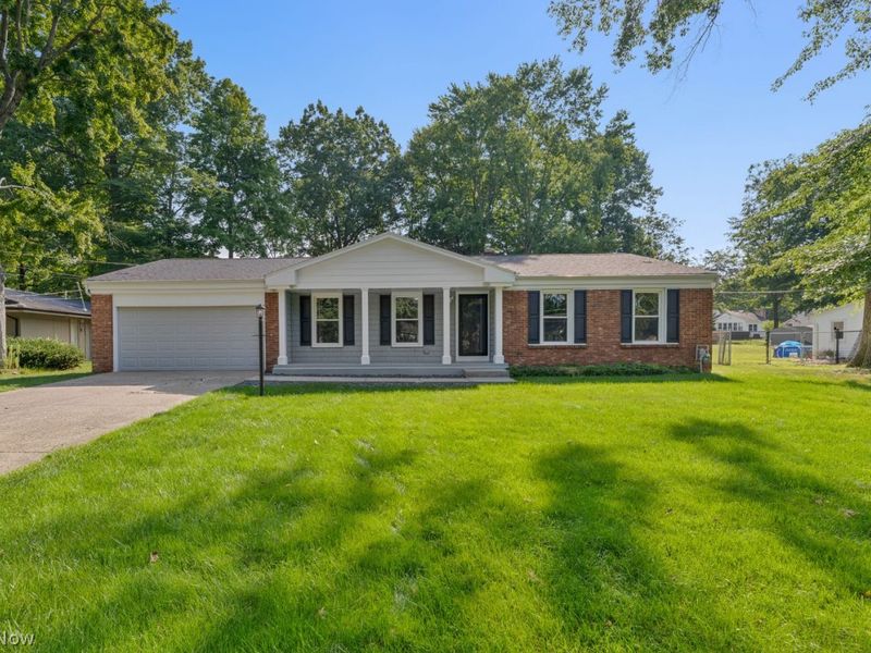 7749 E Parkside Drive, Youngstown, OH 44512 Photo 1