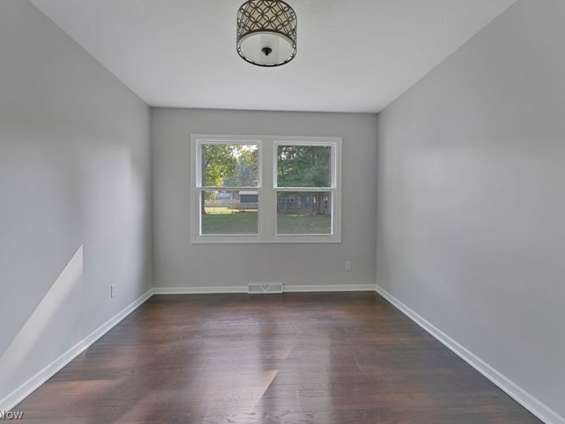 7749 E Parkside Drive, Youngstown, OH 44512 Photo 10