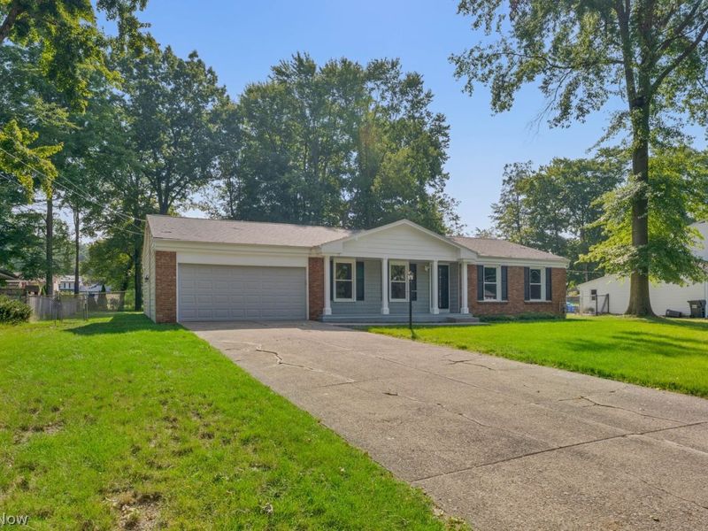 7749 E Parkside Drive, Youngstown, OH 44512 Photo 3