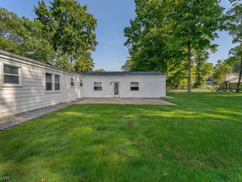 7749 E Parkside Drive, Youngstown, OH 44512 Photo 38