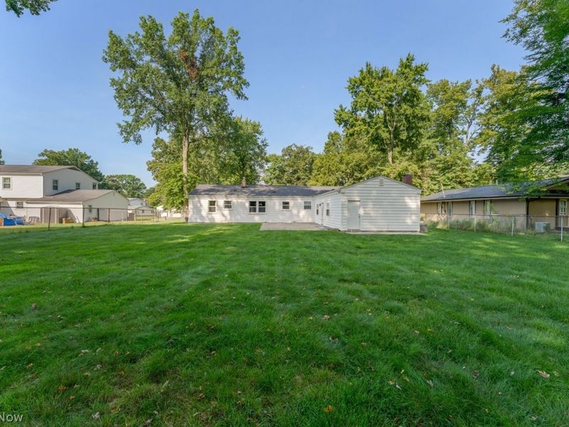 7749 E Parkside Drive, Youngstown, OH 44512 Photo 39