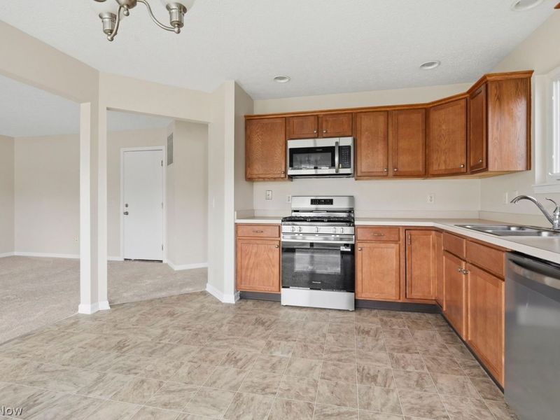 6466 St Leger Avenue NE, Canton, OH 44721 Photo 16