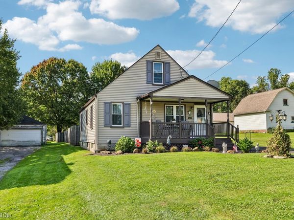21 Edgewater Drive, Poland, OH 44514