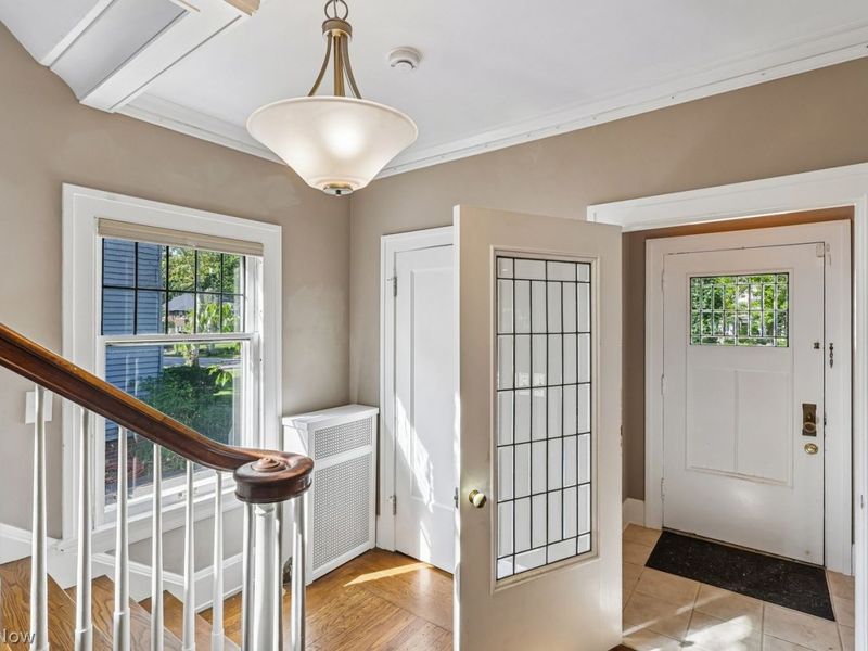 2846 Woodbury Road, Shaker Heights, OH 44120 Photo 3