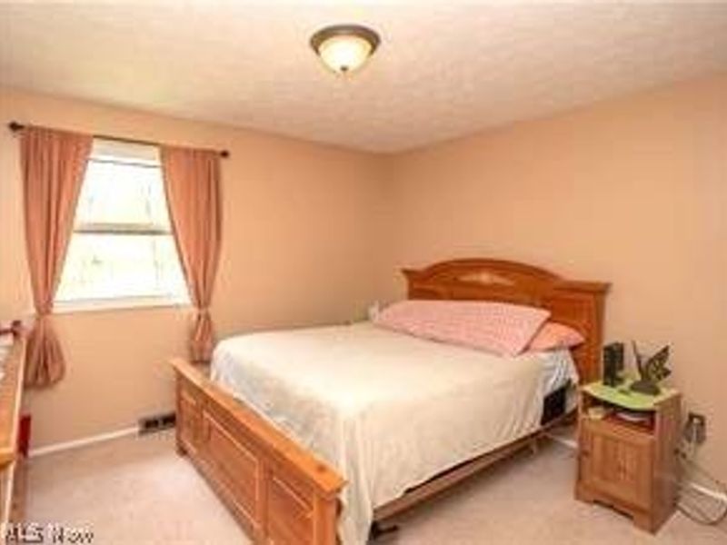 1744 Oak Trail Street NE, Massillon, OH 44646 Photo 7