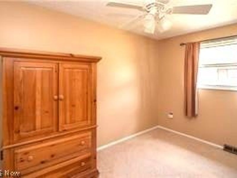 1744 Oak Trail Street NE, Massillon, OH 44646 Photo 8