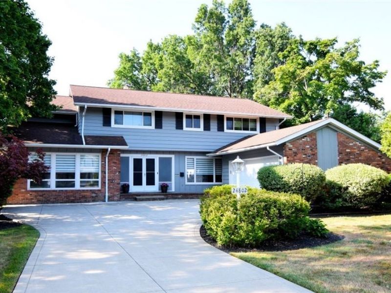 24802 Wimbledon Road, Beachwood, OH 44122 Photo 1