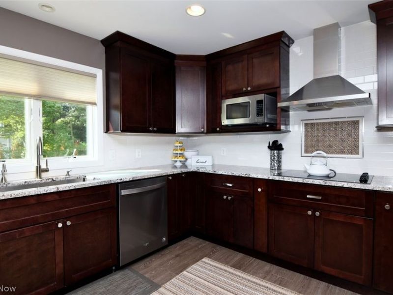 24802 Wimbledon Road, Beachwood, OH 44122 Photo 11