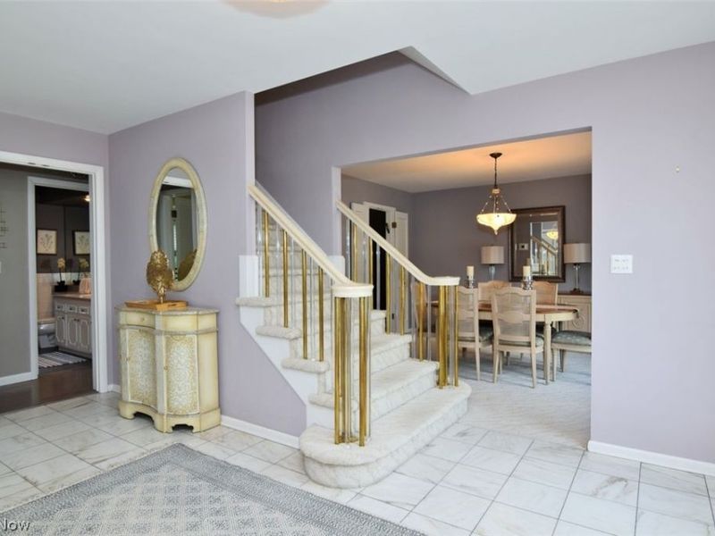 24802 Wimbledon Road, Beachwood, OH 44122 Photo 3