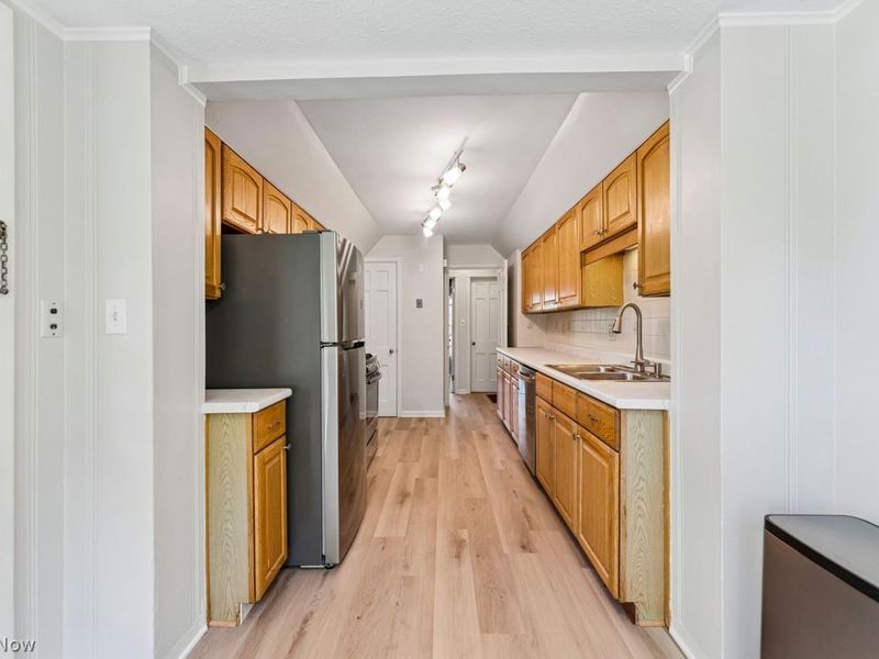 1482 Burlington Road, Cleveland Heights, OH 44118 Photo 13