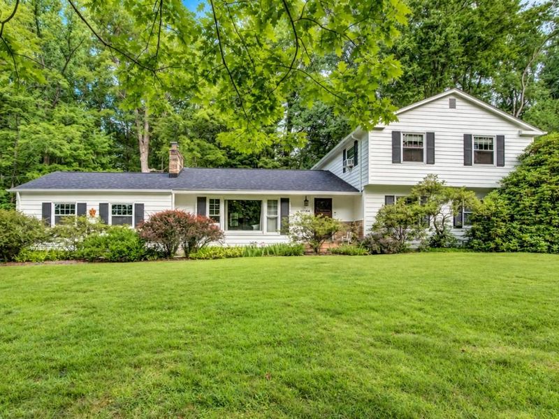 17104 Maple Drive, Chagrin Falls, OH 44023 Photo 1