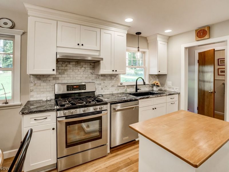 17104 Maple Drive, Chagrin Falls, OH 44023 Photo 10