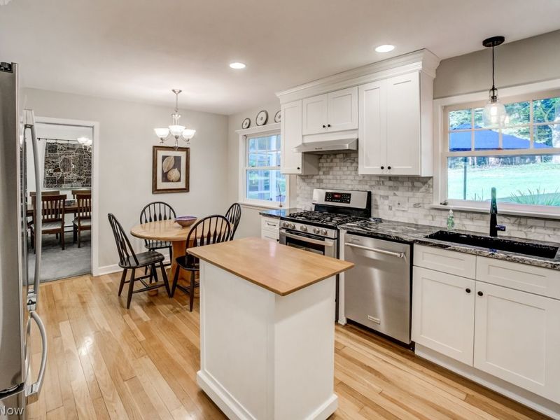 17104 Maple Drive, Chagrin Falls, OH 44023 Photo 14