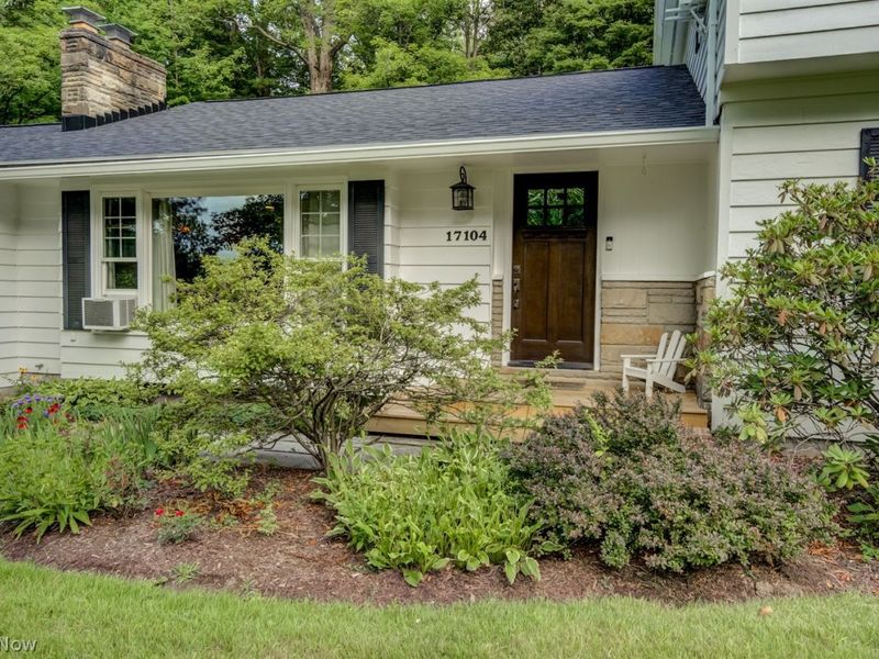 17104 Maple Drive, Chagrin Falls, OH 44023 Photo 3