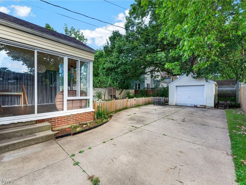 1731 Broad Boulevard, Cuyahoga Falls, OH 44223 Photo 48