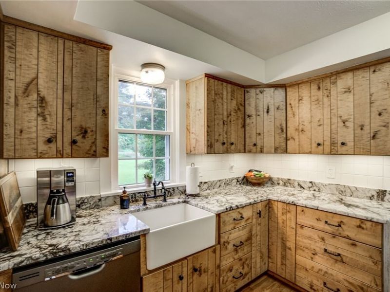 9445 Metcalf Road, Kirtland, OH 44094 Photo 9