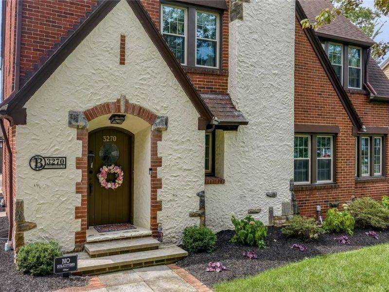 3270 Chadbourne Road, Shaker Heights, OH 44120 Photo 2